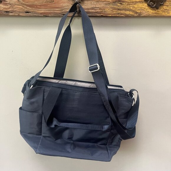 NEW Baggallini Get Carried Away Navy Tote With Adjustable Straps & Multiple Pock - Picture 2 of 8